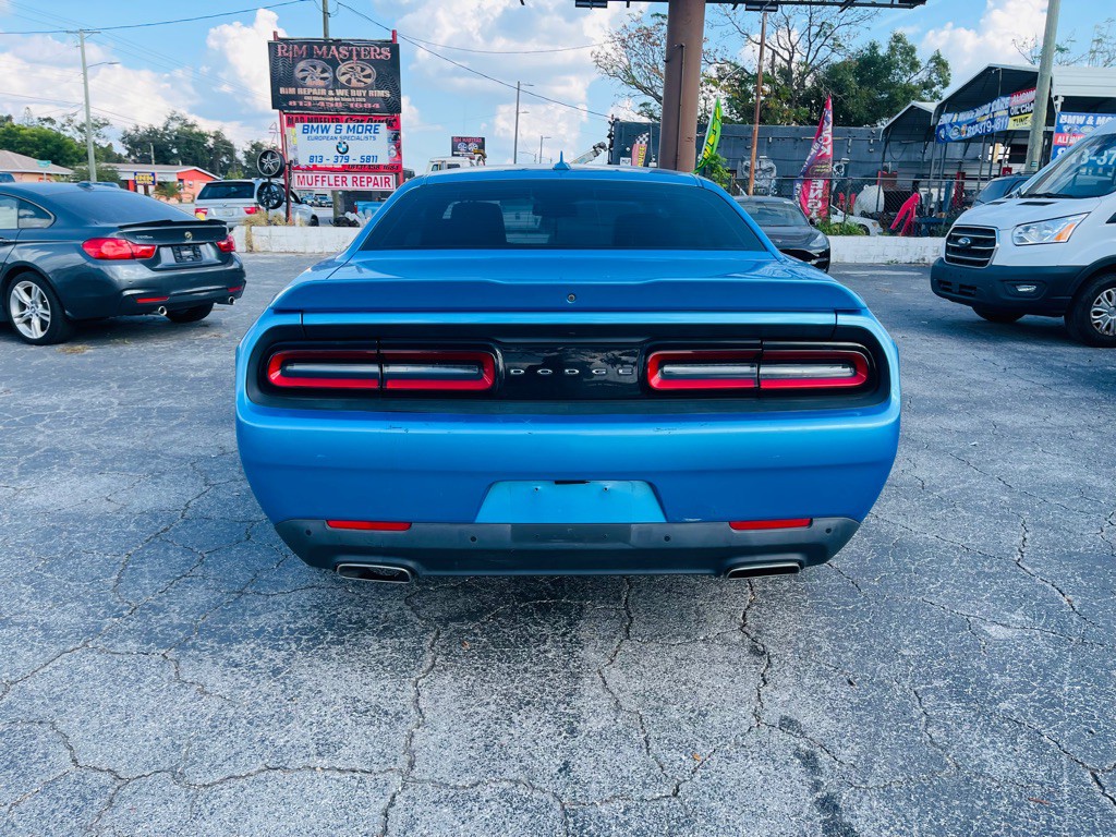 2015 Dodge Challenger Image 9