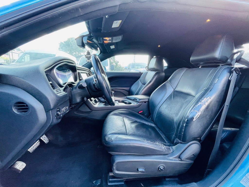 2015 Dodge Challenger Image 13