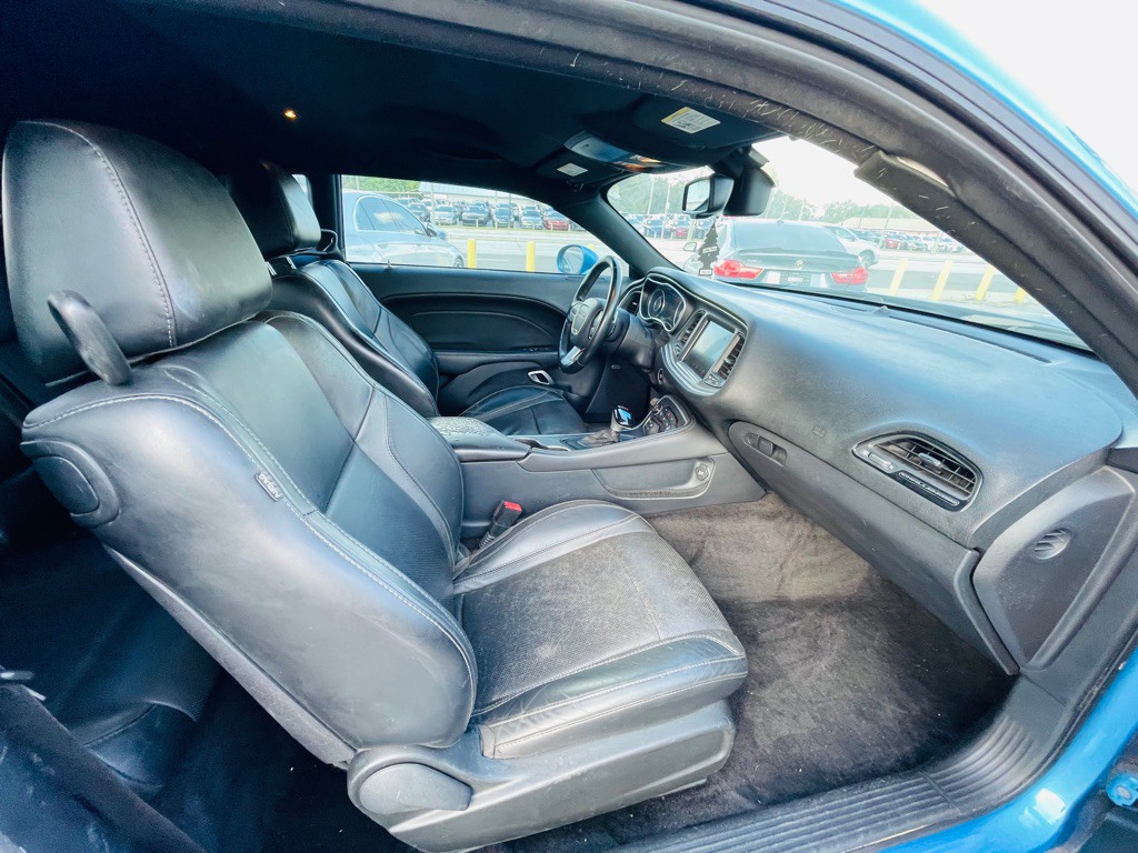 2015 Dodge Challenger Image 17