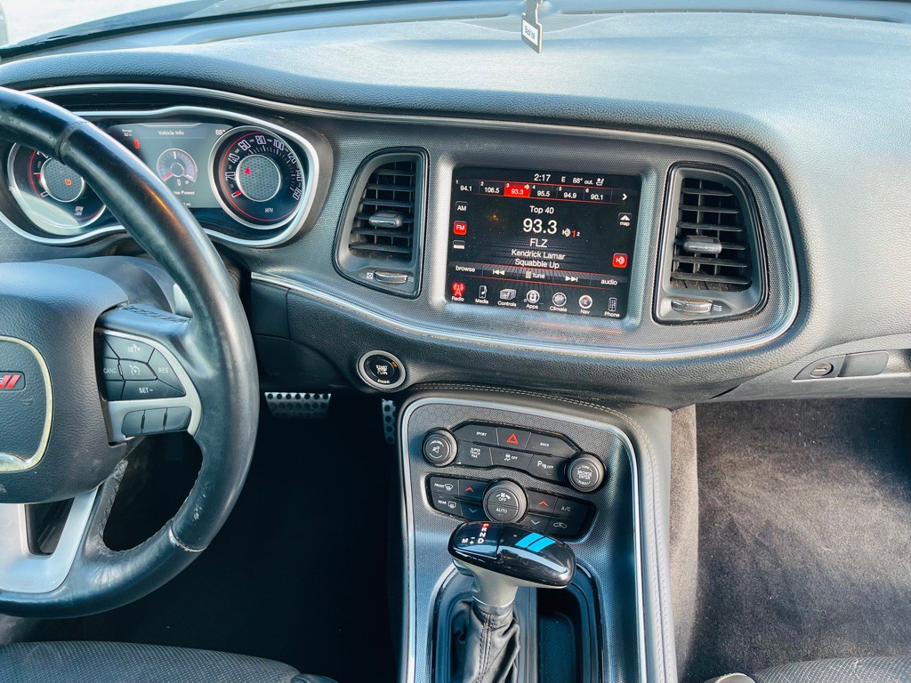 2015 Dodge Challenger Image 22