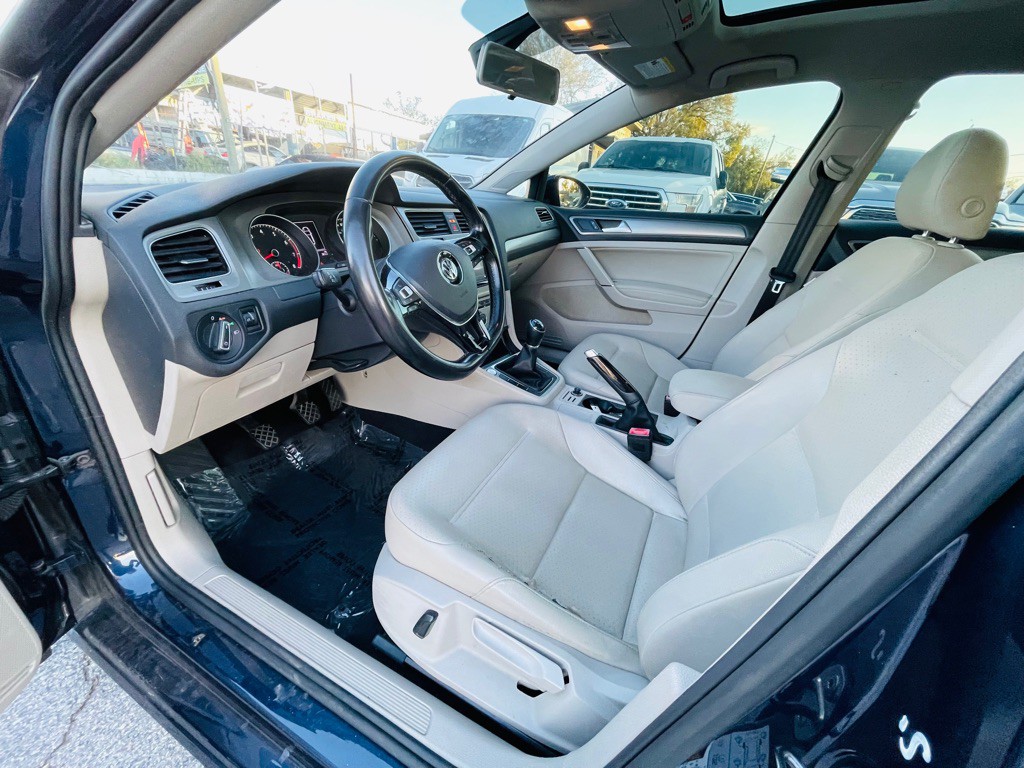 2017 Volkswagen Golf Image 11