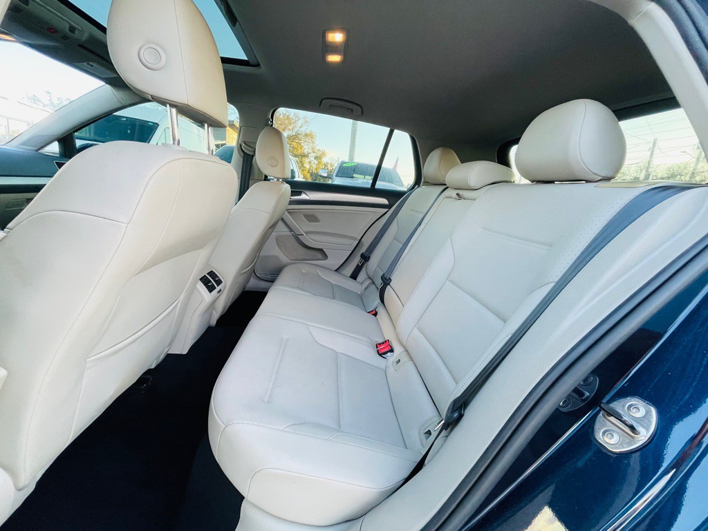 2017 Volkswagen Golf Image 13