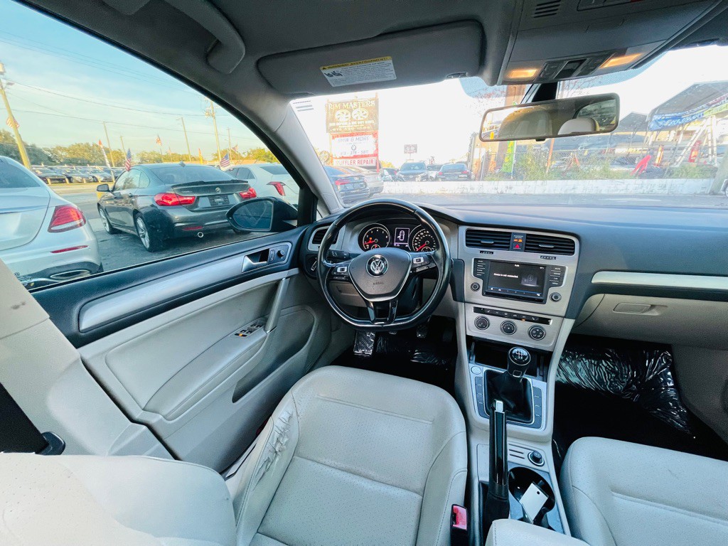 2017 Volkswagen Golf Image 14