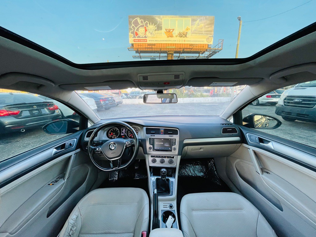 2017 Volkswagen Golf Image 16