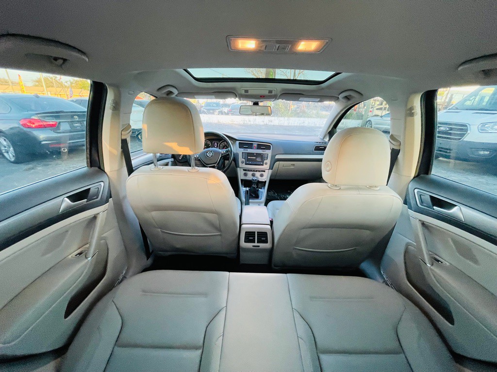 2017 Volkswagen Golf Image 19