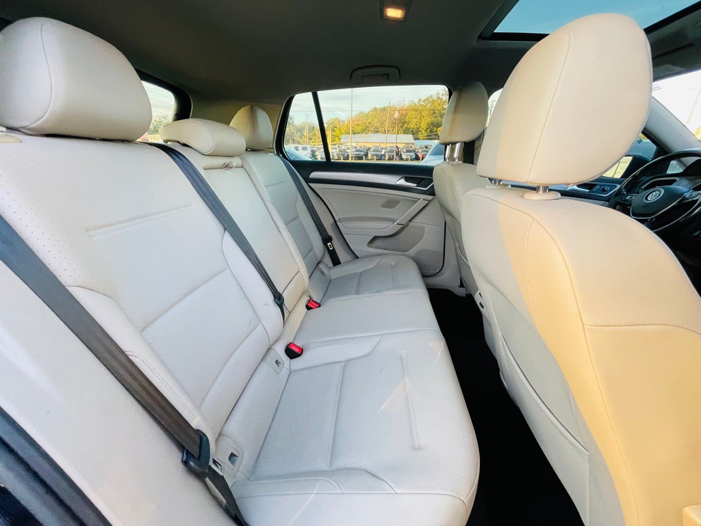 2017 Volkswagen Golf Image 21