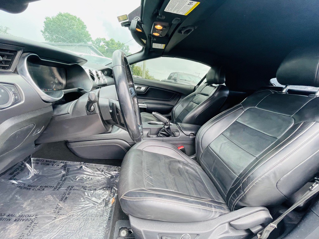2019 Ford Mustang Image 17