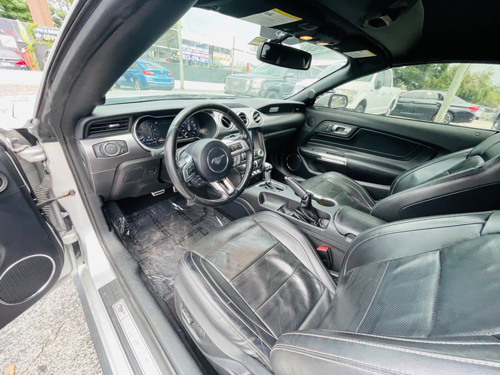 2019 Ford Mustang Image 18