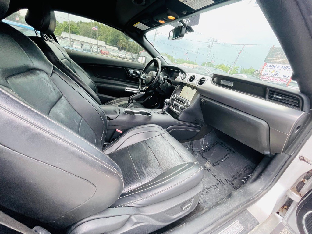 2019 Ford Mustang Image 24