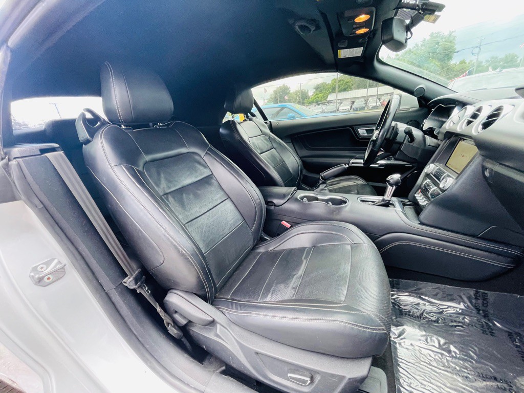 2019 Ford Mustang Image 25