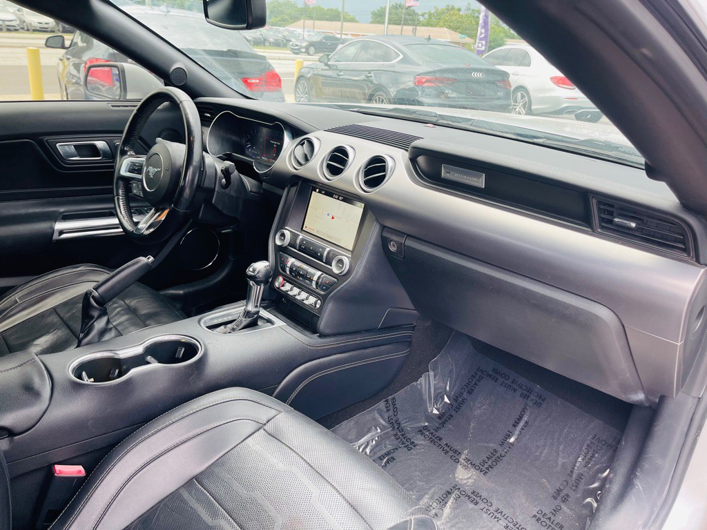 2019 Ford Mustang Image 26