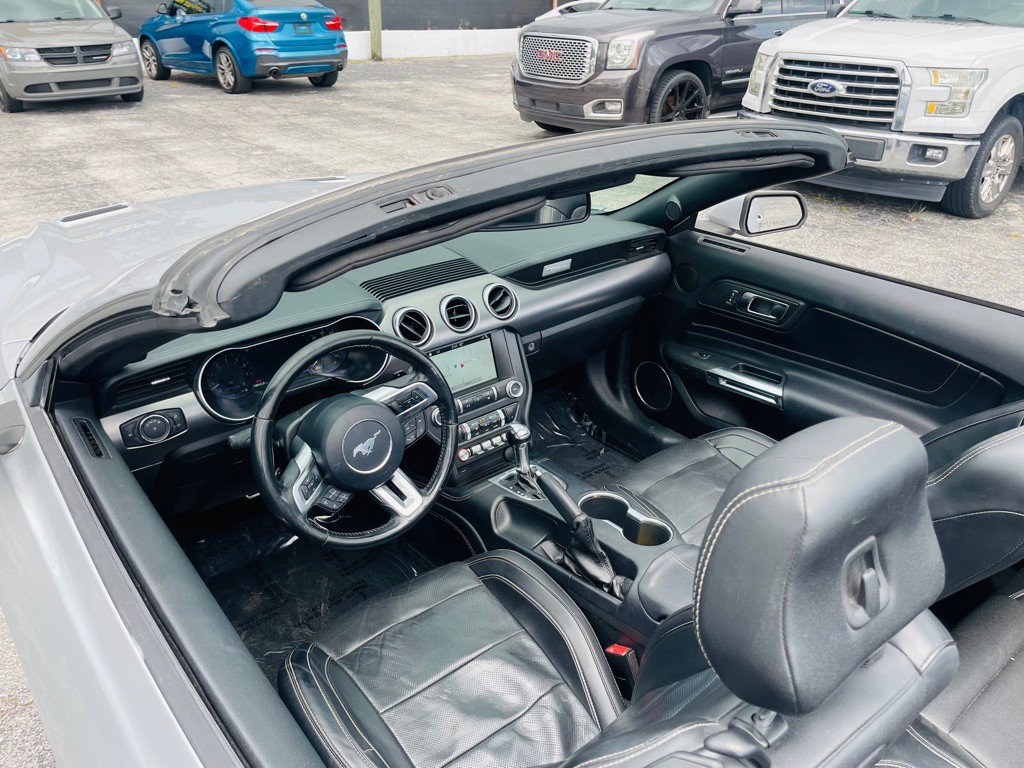 2019 Ford Mustang Image 31