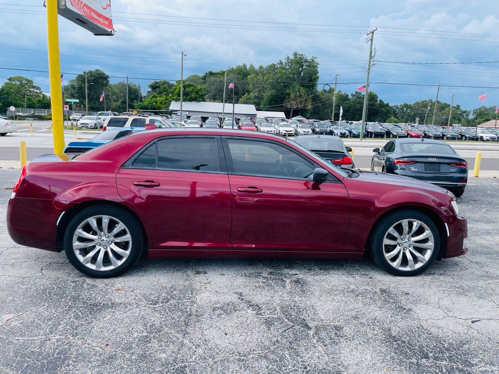 2019 Chrysler 300 Image 10