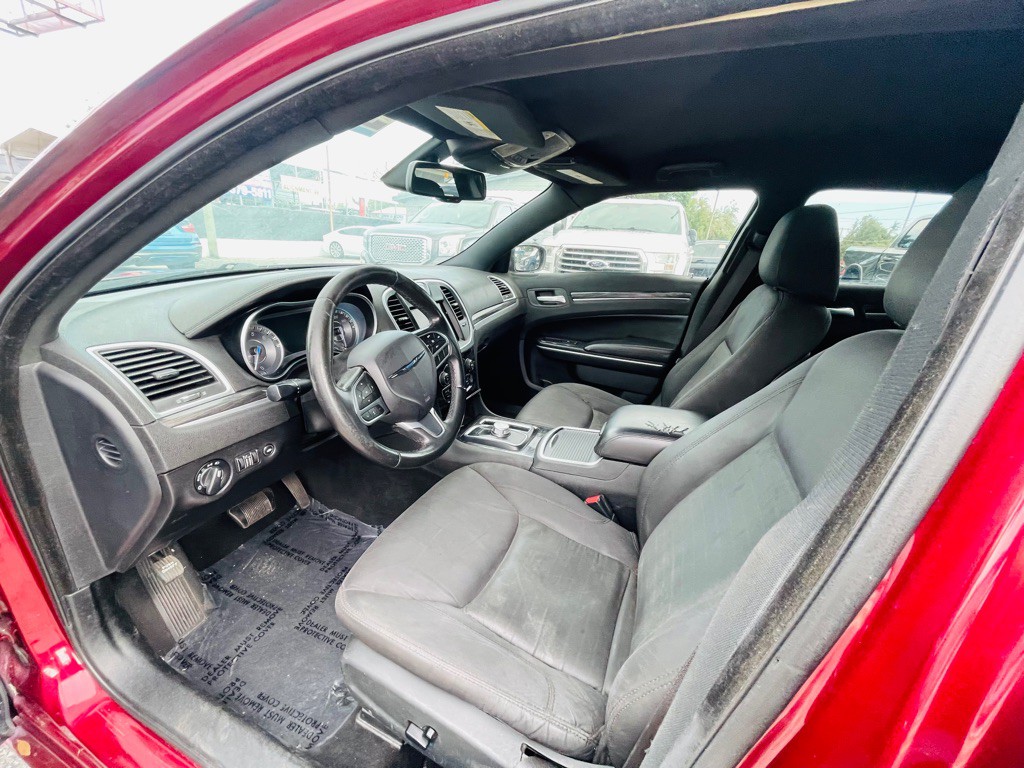 2019 Chrysler 300 Image 13