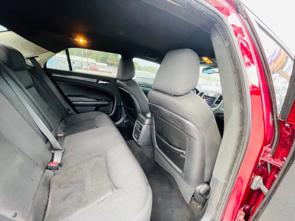 2019 Chrysler 300 Image 20