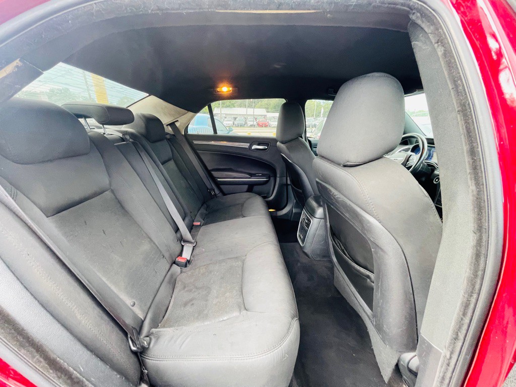 2019 Chrysler 300 Image 21