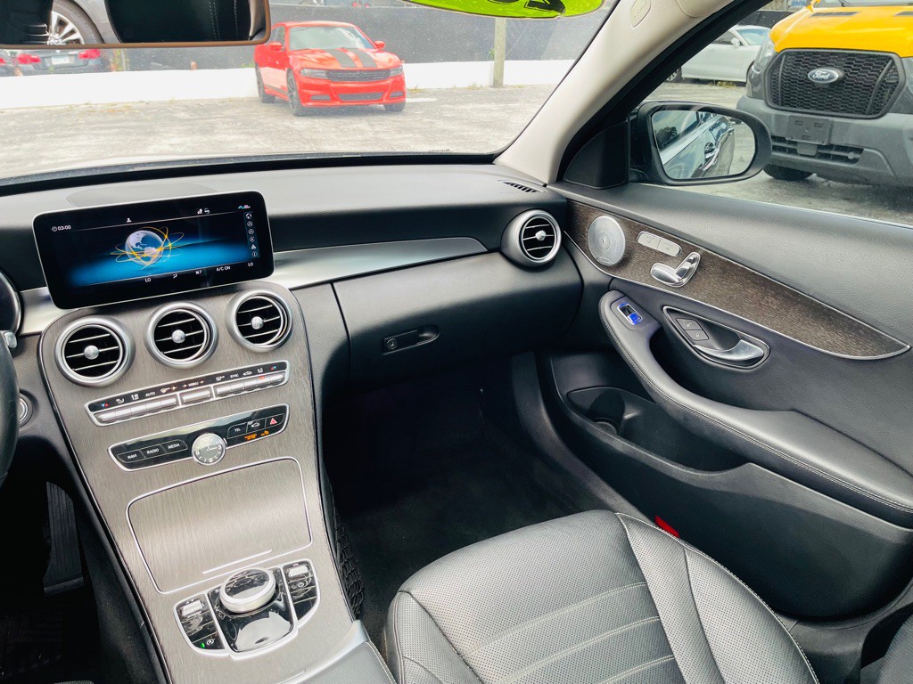 2020 Mercedes-Benz C-Class Image 18