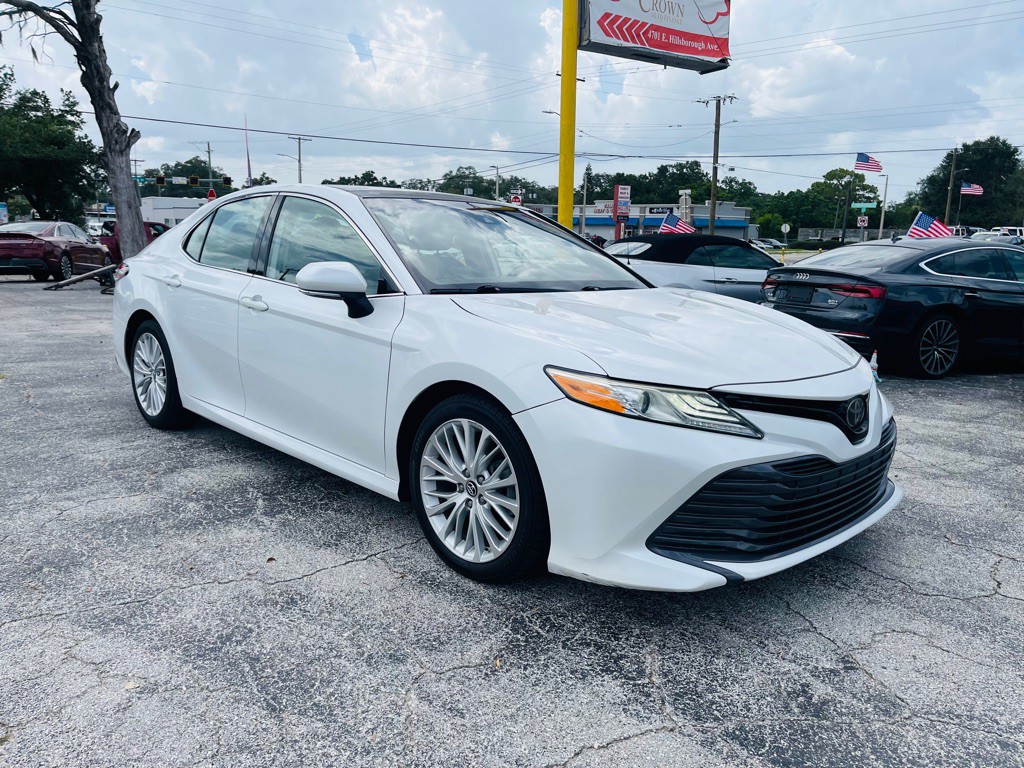 2019 Toyota Camry Image 2