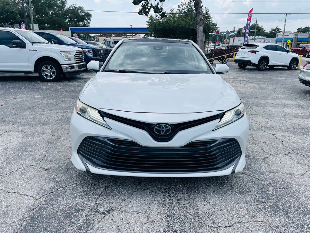 2019 Toyota Camry Image 3