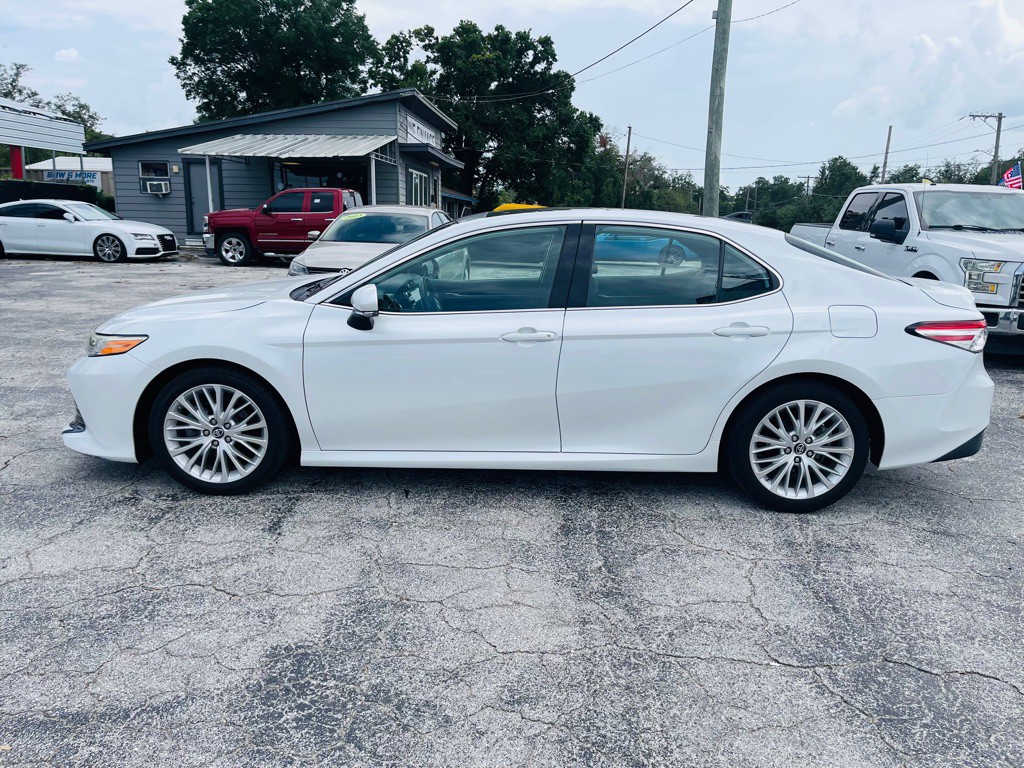 2019 Toyota Camry Image 5