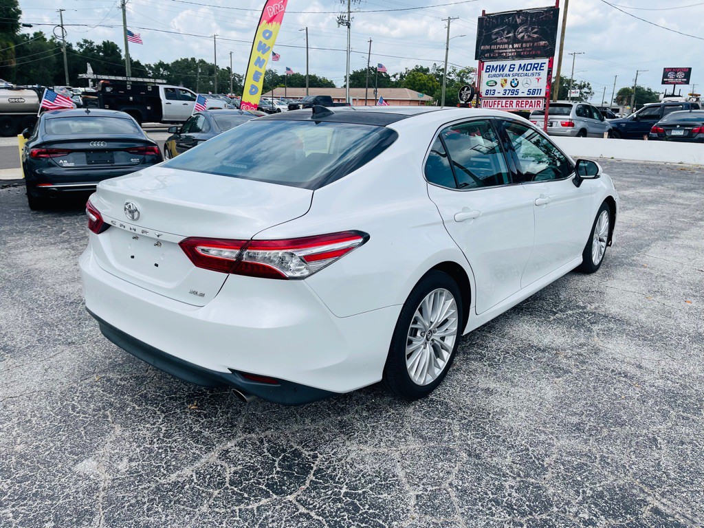 2019 Toyota Camry Image 8