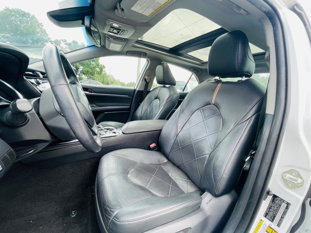 2019 Toyota Camry Image 9