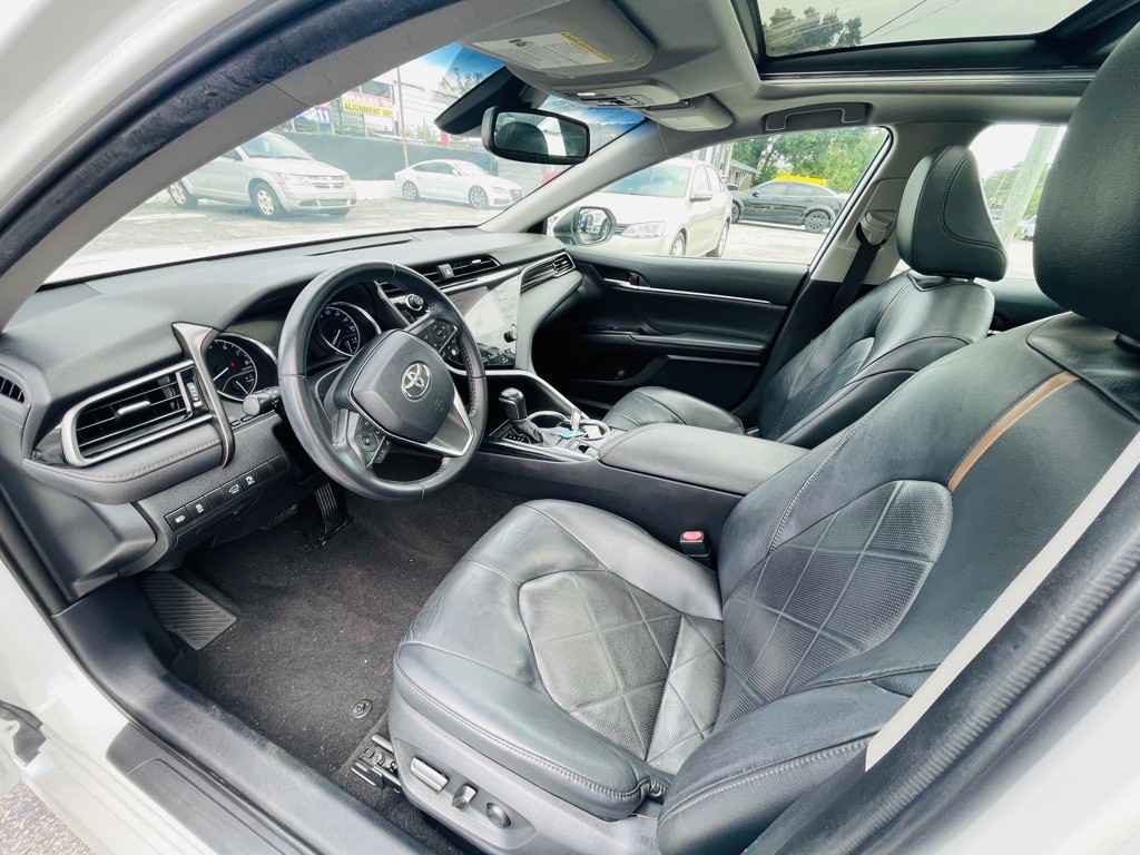 2019 Toyota Camry Image 10