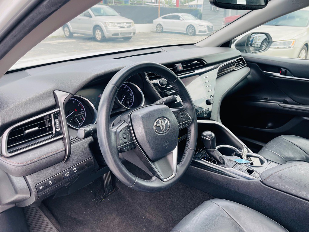 2019 Toyota Camry Image 11