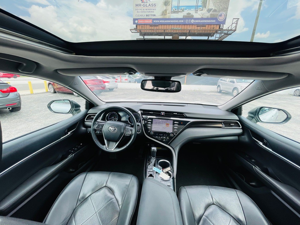 2019 Toyota Camry Image 15