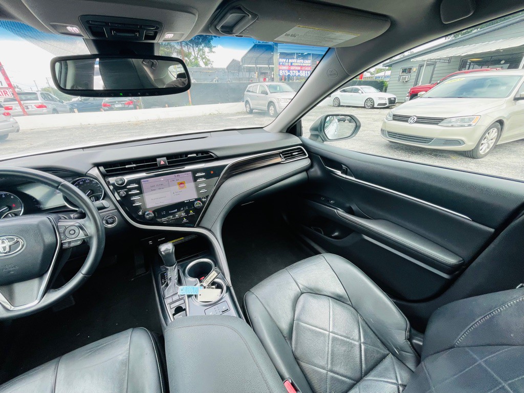 2019 Toyota Camry Image 16