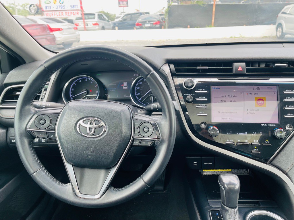 2019 Toyota Camry Image 17