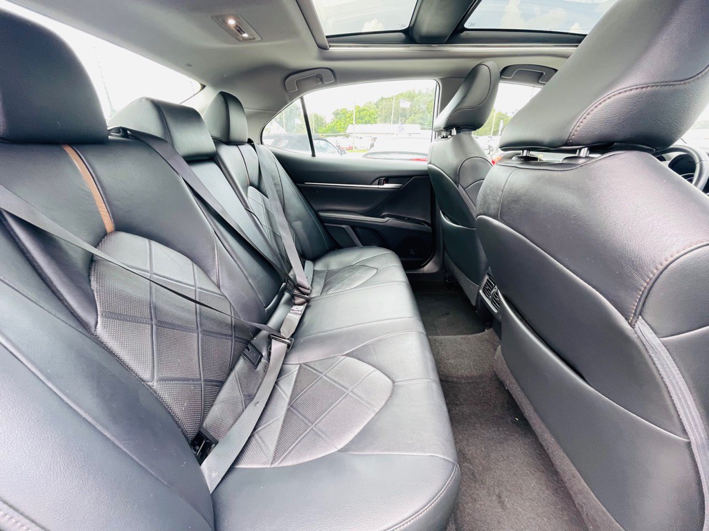 2019 Toyota Camry Image 20