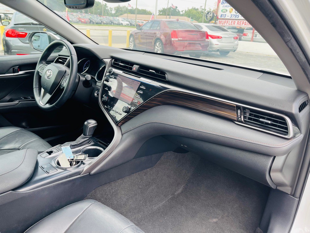 2019 Toyota Camry Image 23