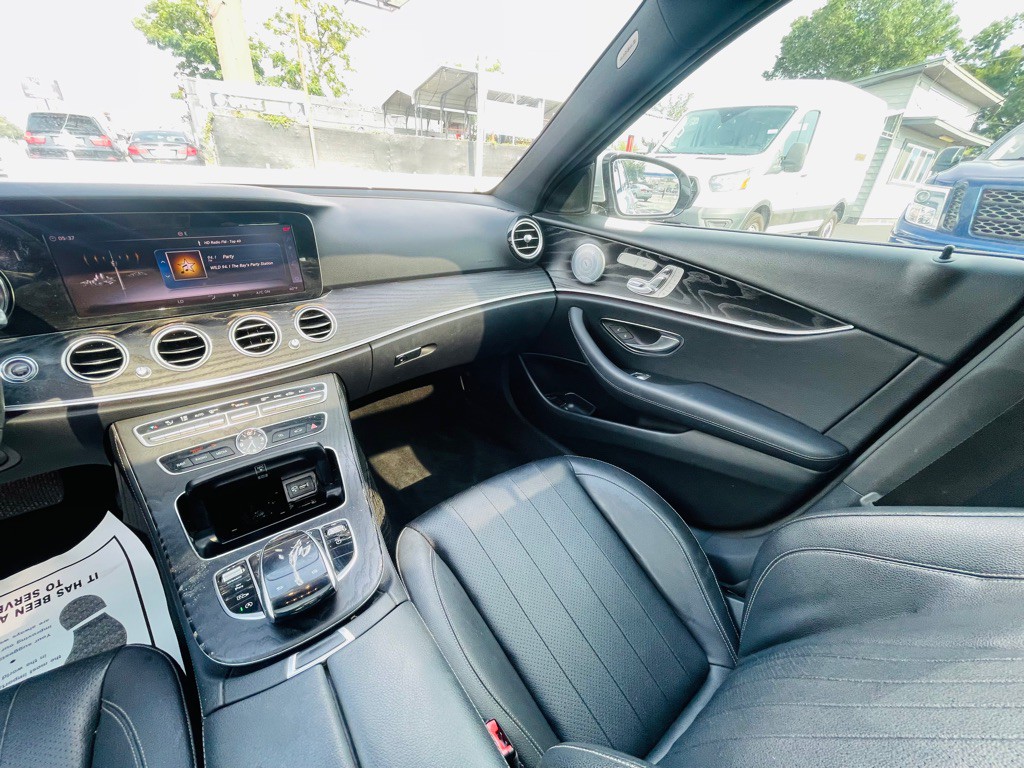 2018 Mercedes-Benz E-Class Image 22