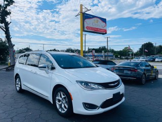 Image for 2020 Chrysler Pacifica Limited ID: 7614005