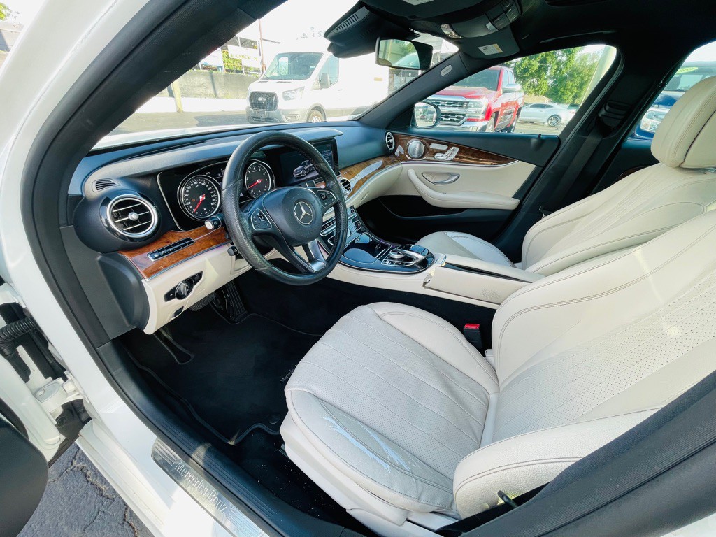2017 Mercedes-Benz E-Class Image 12
