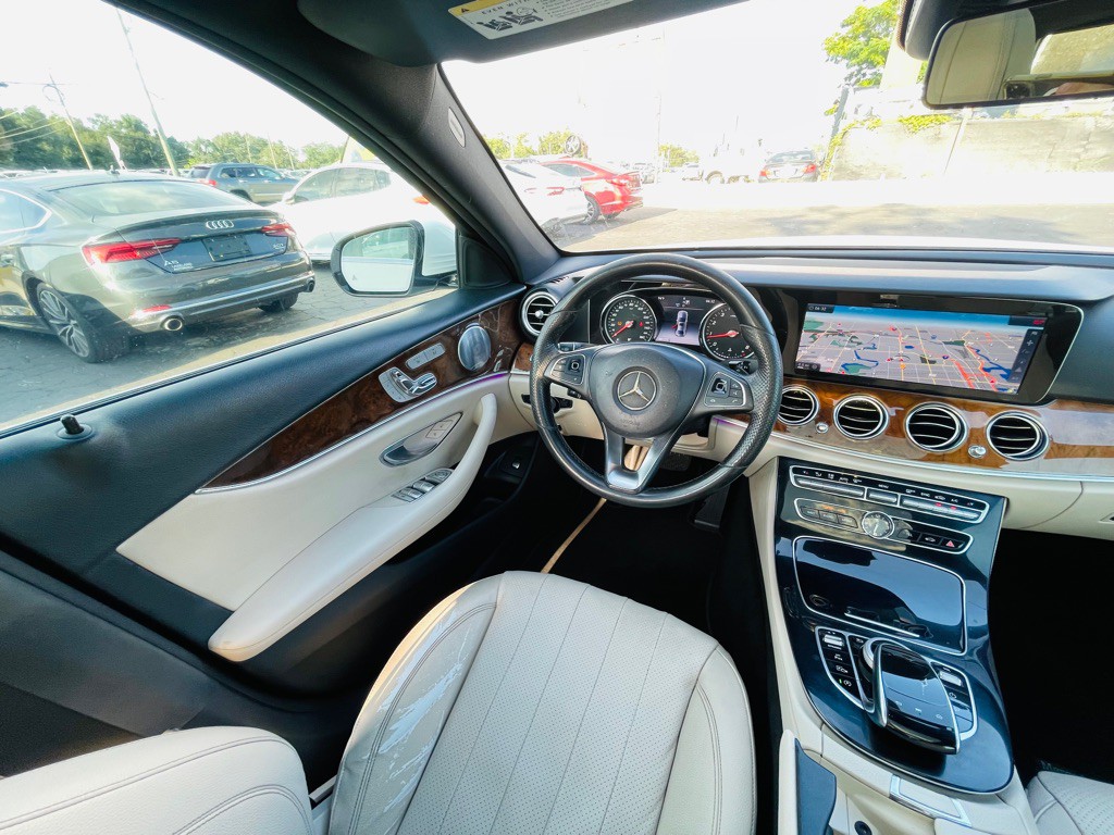 2017 Mercedes-Benz E-Class Image 21