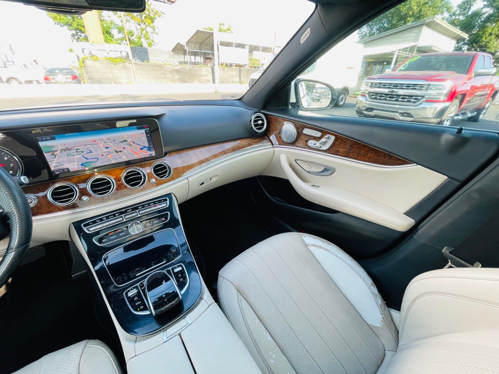 2017 Mercedes-Benz E-Class Image 24