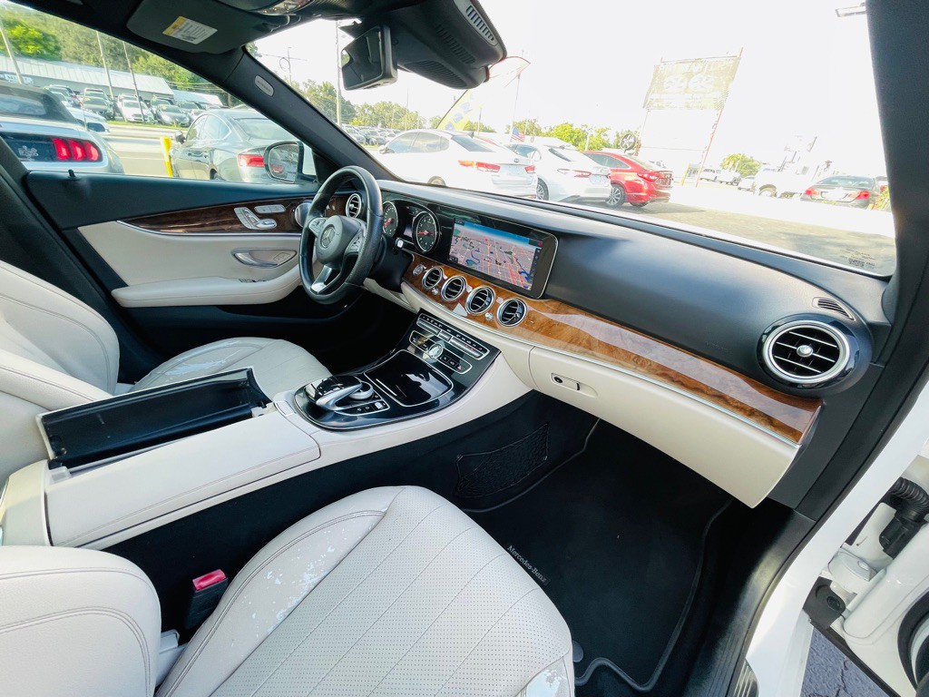 2017 Mercedes-Benz E-Class Image 31