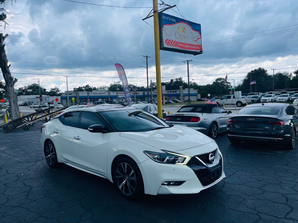 2017 Nissan Maxima Image 1