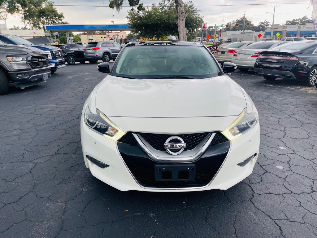 2017 Nissan Maxima Image 4