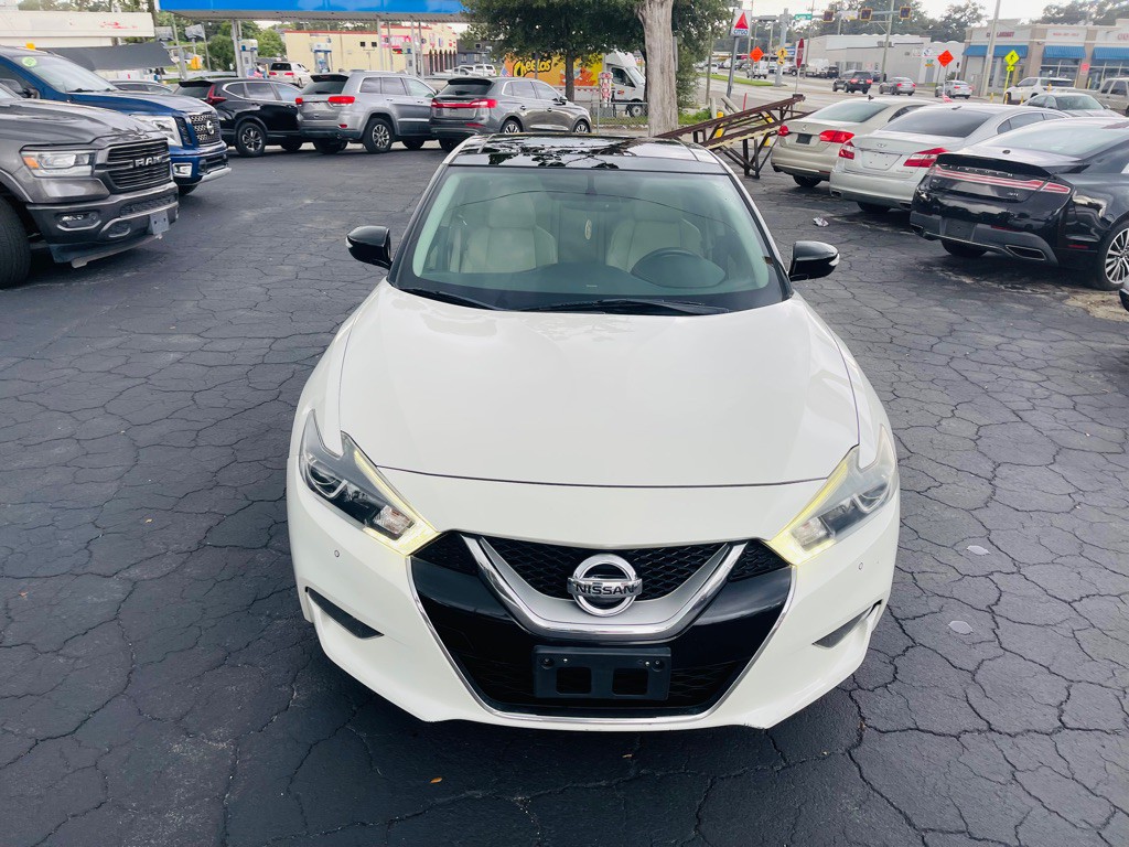 2017 Nissan Maxima Image 5