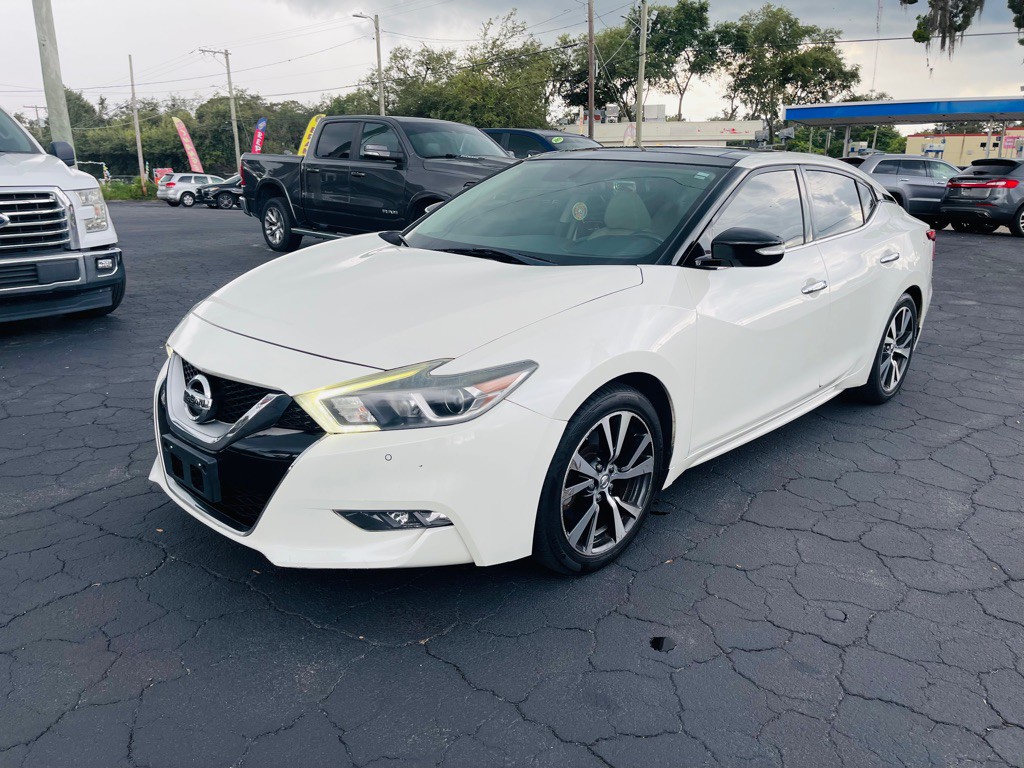 2017 Nissan Maxima Image 6