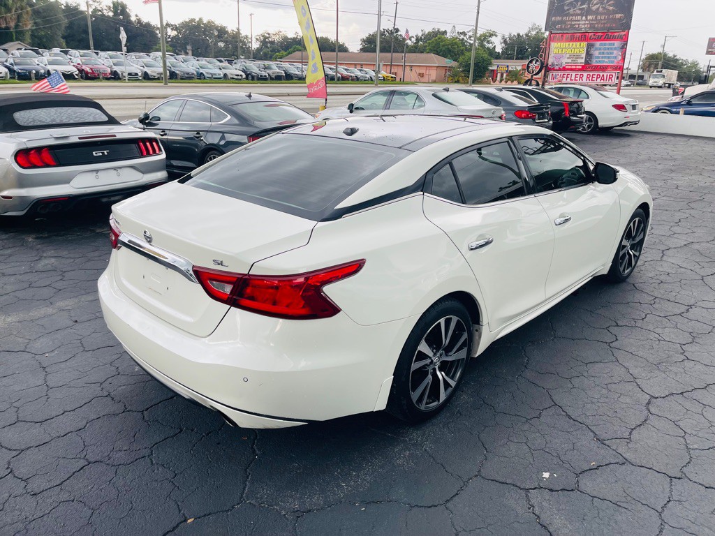 2017 Nissan Maxima Image 14