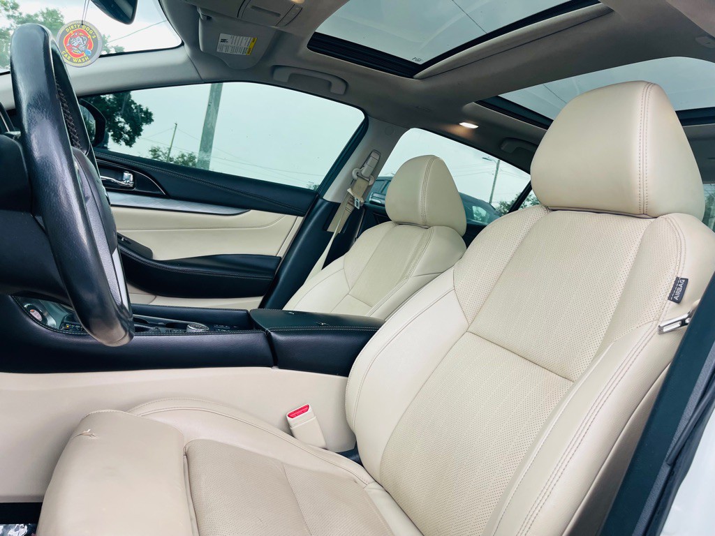 2017 Nissan Maxima Image 18
