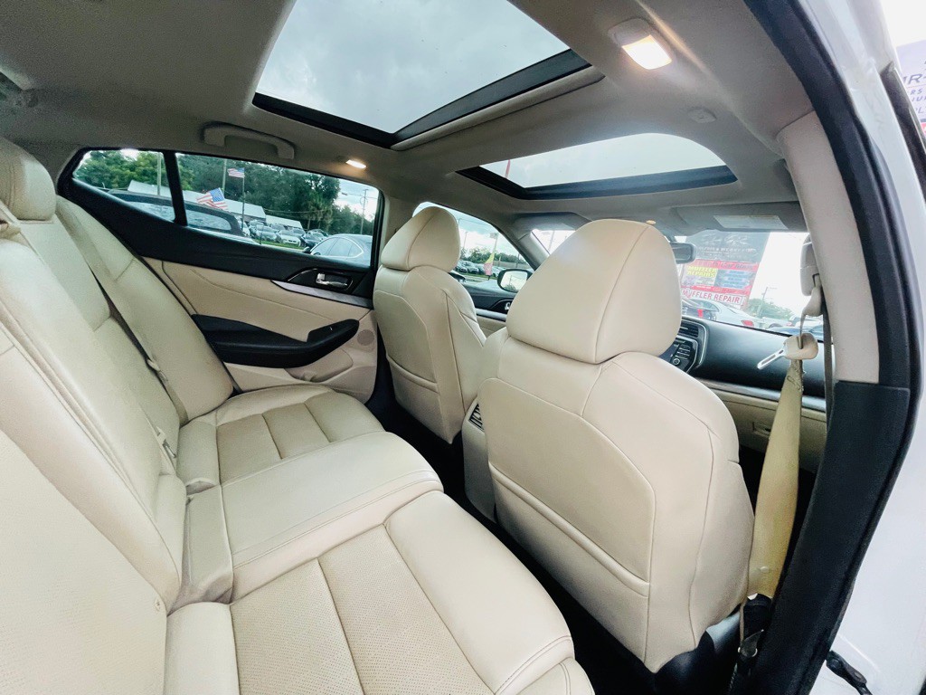 2017 Nissan Maxima Image 27