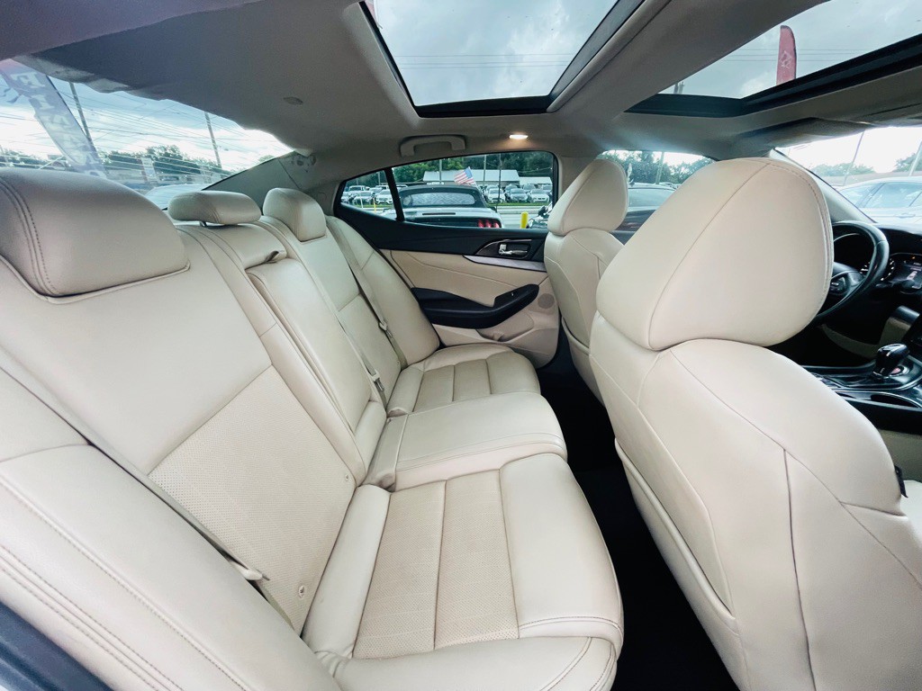 2017 Nissan Maxima Image 28
