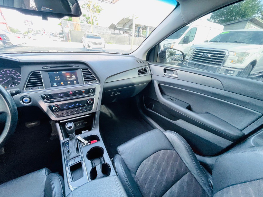 2016 Hyundai Sonata Image 18