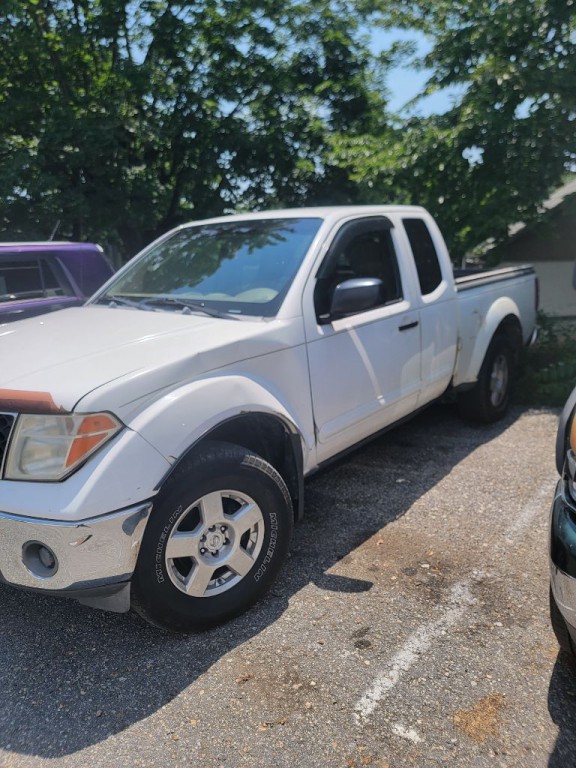 2007 Nissan Frontier Image 2