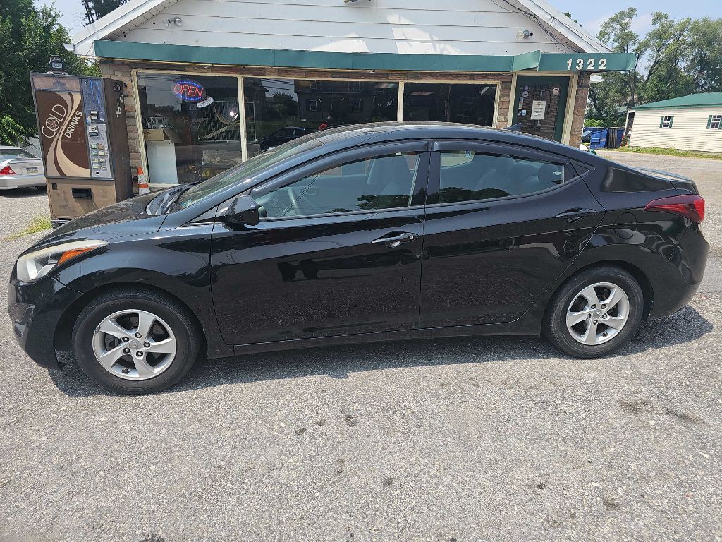 2015 Hyundai Elantra Image 2